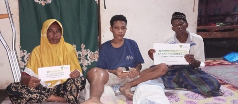 DD NTT Salurkan Bantuan untuk Edy Suwandi, Remaja Penderita Tumor